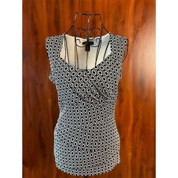 White House Black Market Sleeveless Faux Wrap Top Black Geometric Size S - Picture 1 of 9